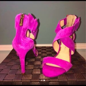 Jessica Simpson pumps